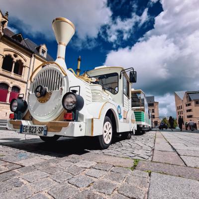 Le petit train, place Notre-Dame